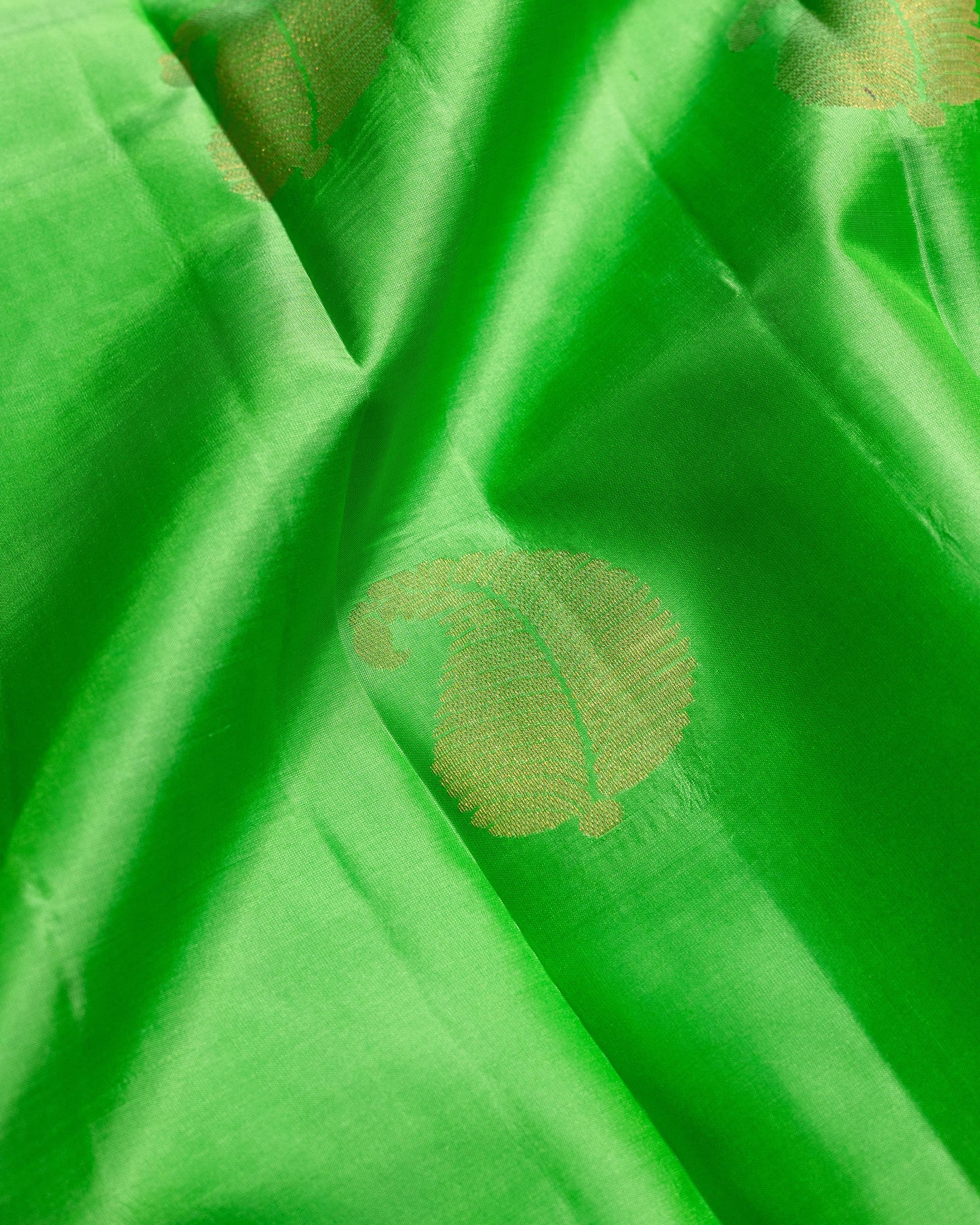 Parrot Green with Tomato Pink Pallu Pure Soft Silk Saree