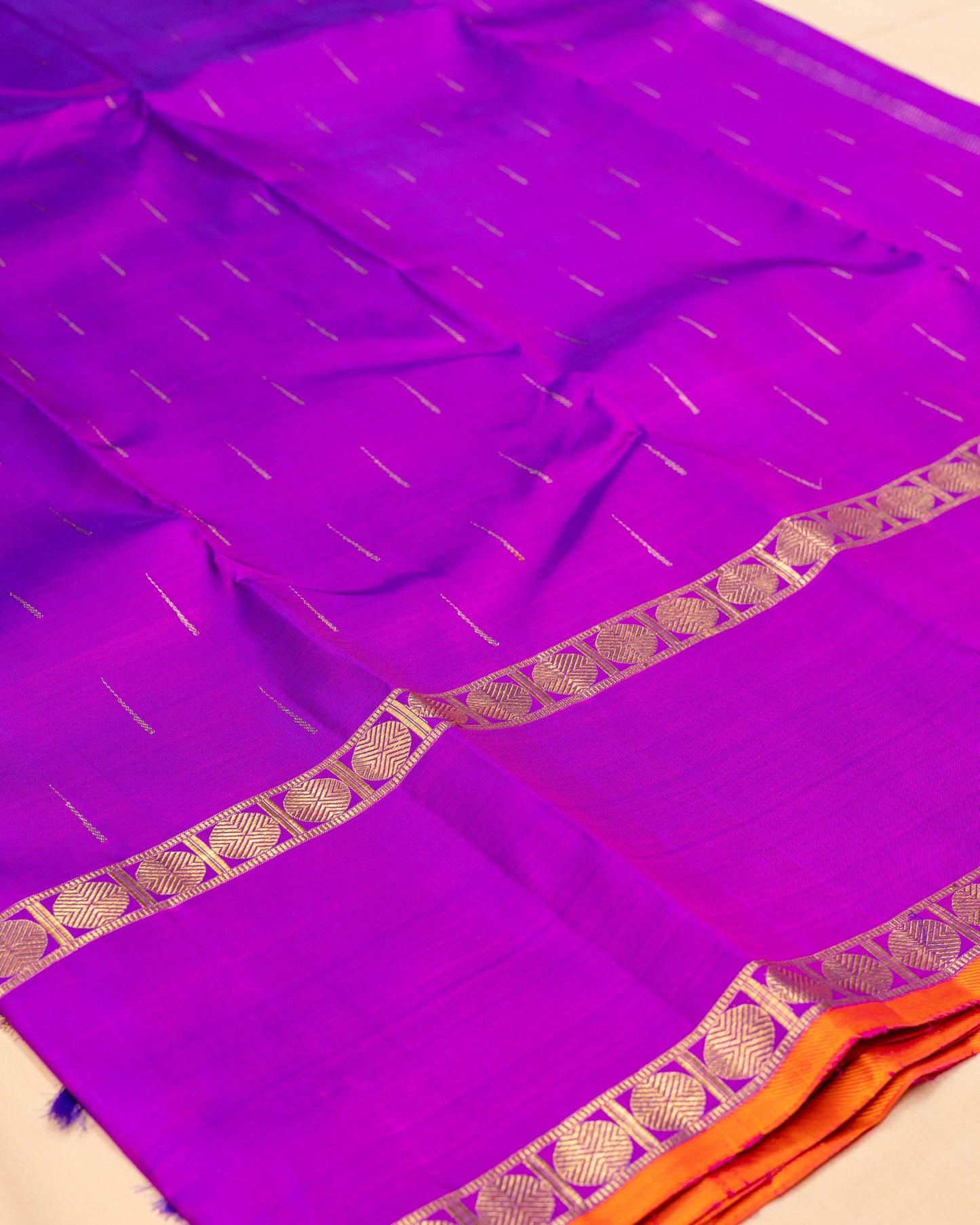 DUAL TONE VIOLET WITH MAJENTA COLOUR BODY