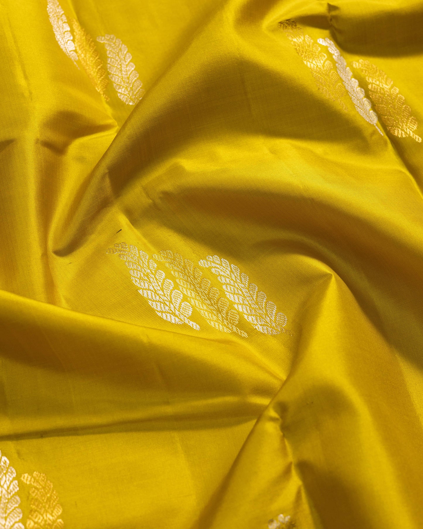 Lemonish Green With Saffire Green Pallu Pure Soft Silk Saree