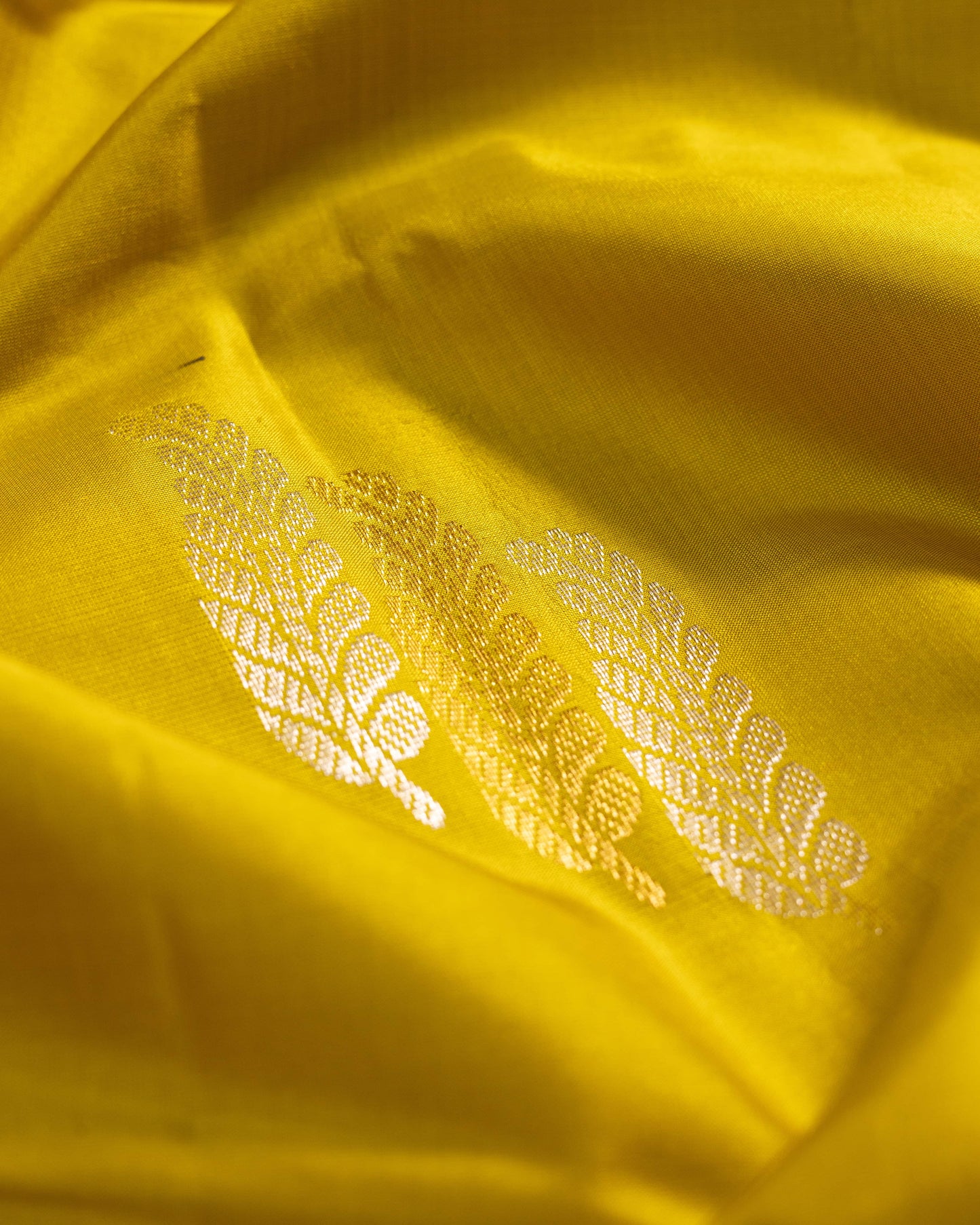 Lemonish Green With Saffire Green Pallu Pure Soft Silk Saree