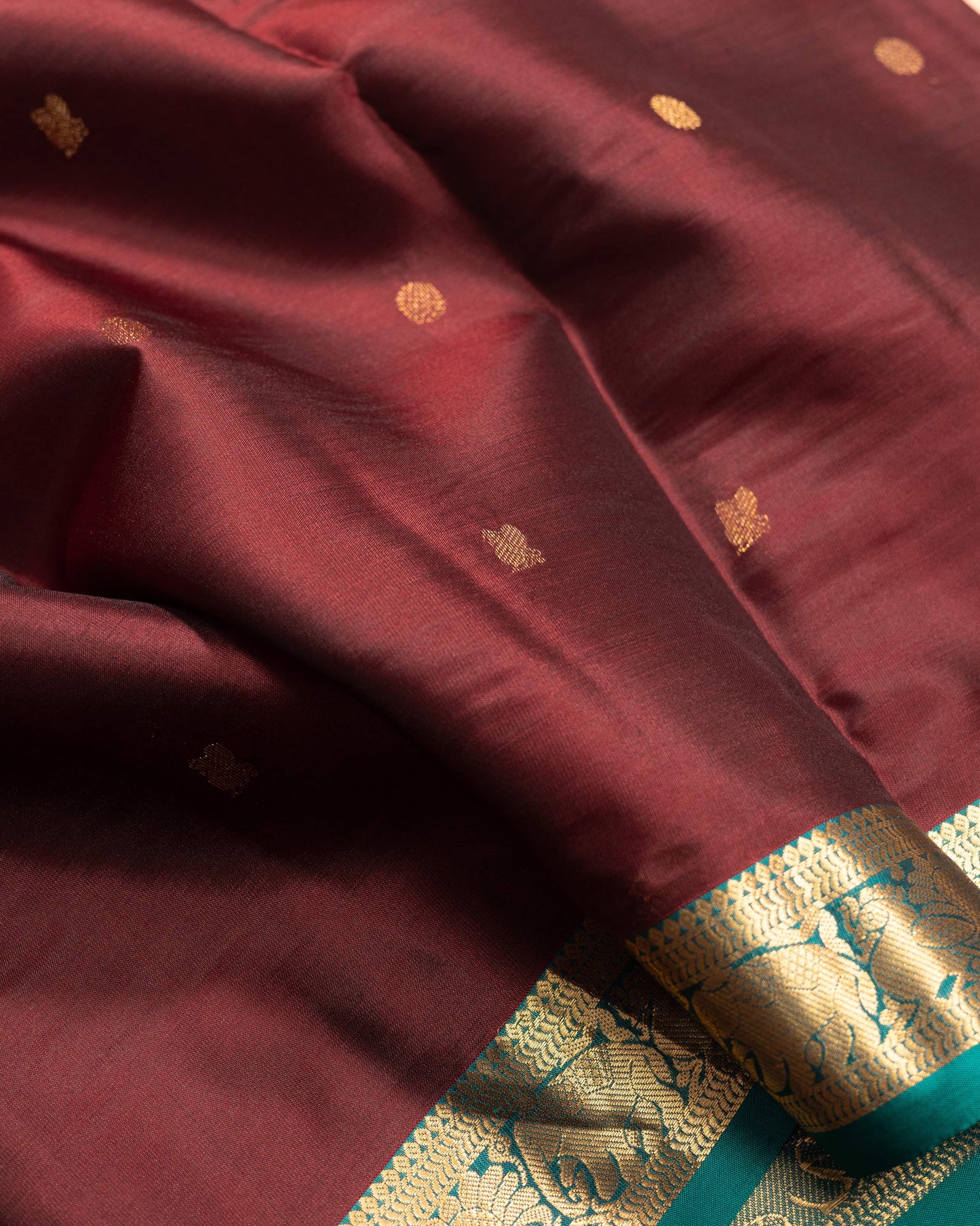 Brillant Maroon Colour With Saffire Green Pallu Pure Soft Silk Saree