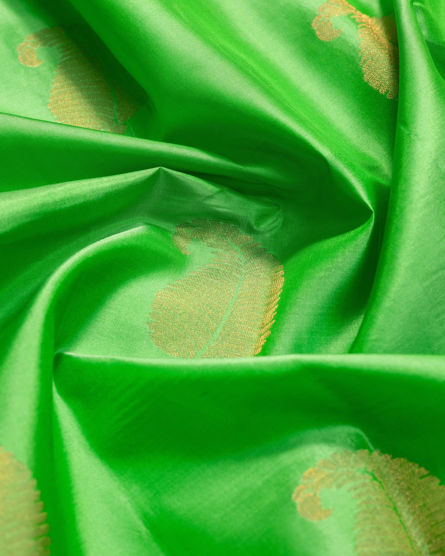 Parrot Green with Tomato Pink Pallu Pure Soft Silk Saree