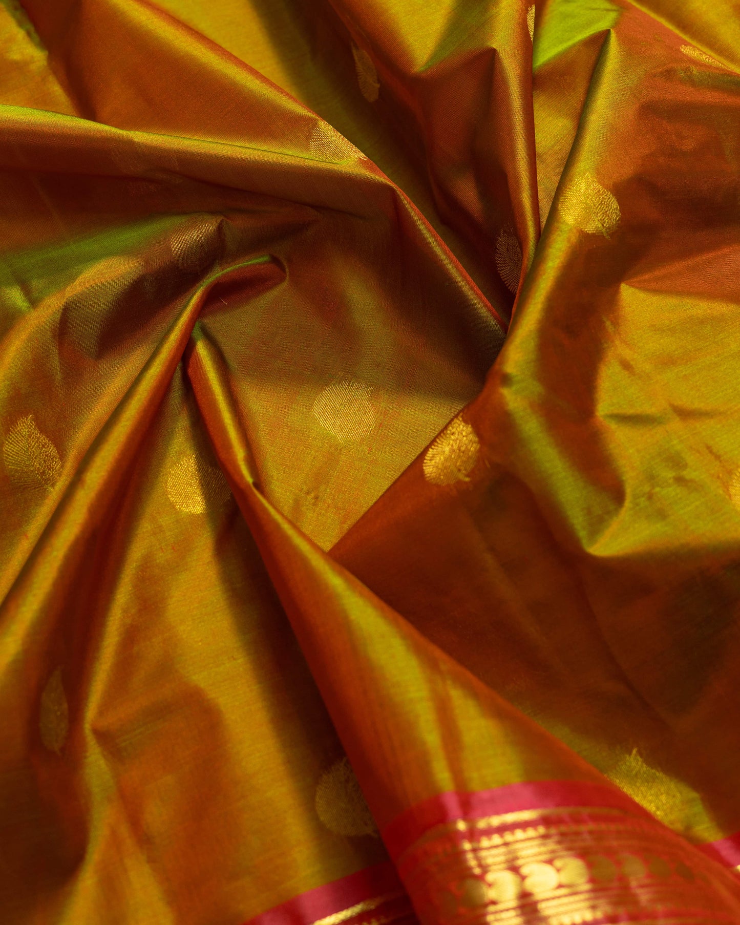 Olive Green With Rani Pink Pallu Kanchivaram Pure Soft Silk Saree