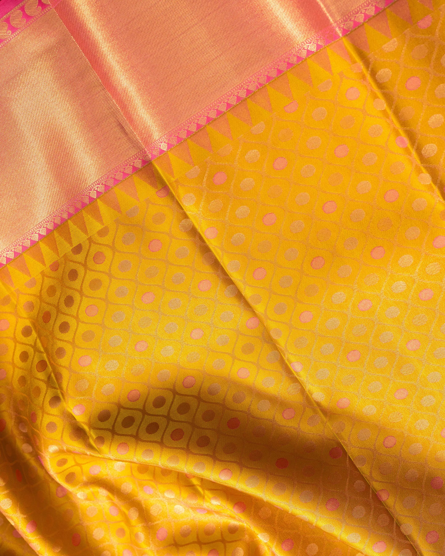 Lemonish Olive With Pink Pallu Pure Silk Signature Blend Saree