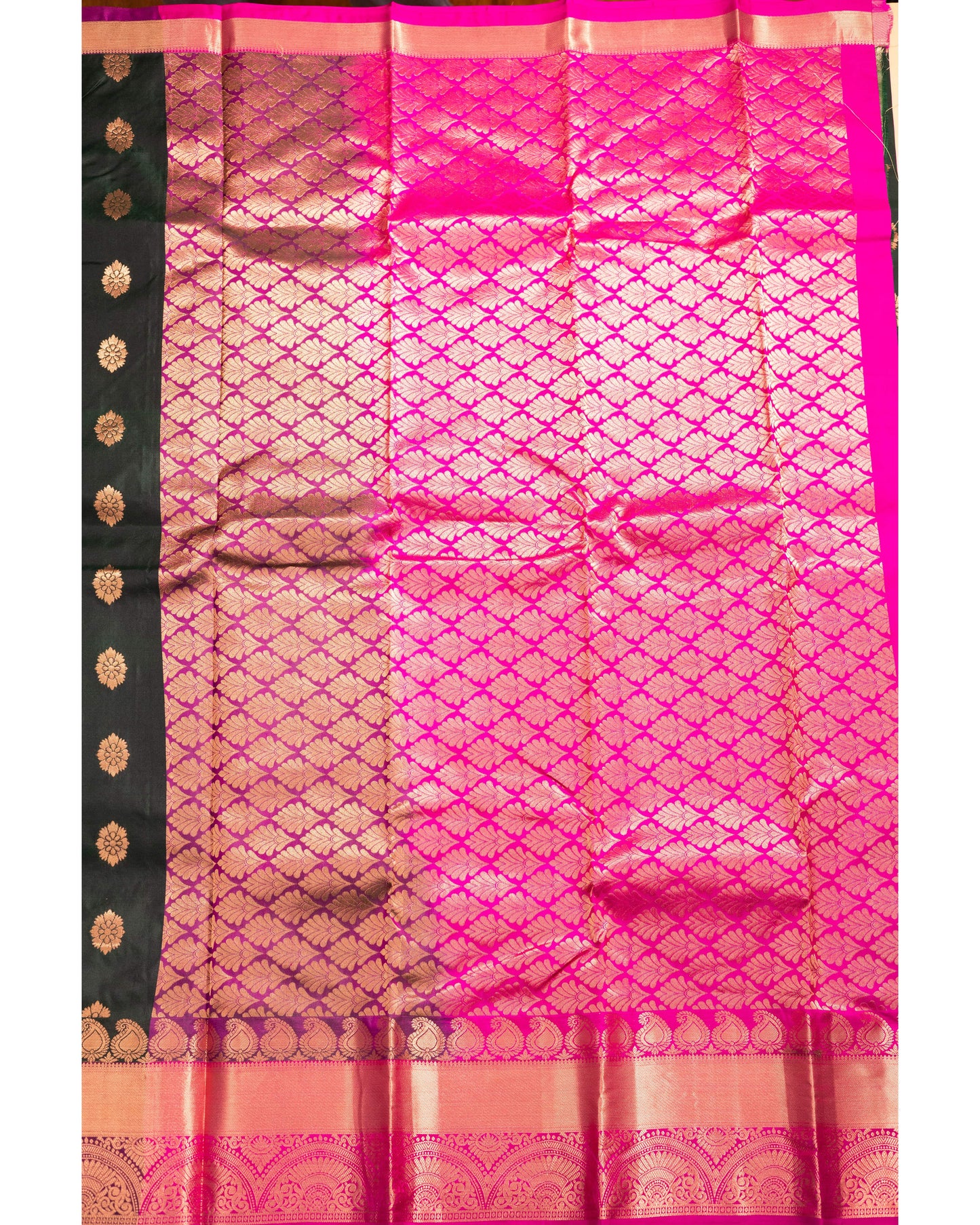 Bottle Green With Rani Pink Pallu Pure Silk Gift Saree