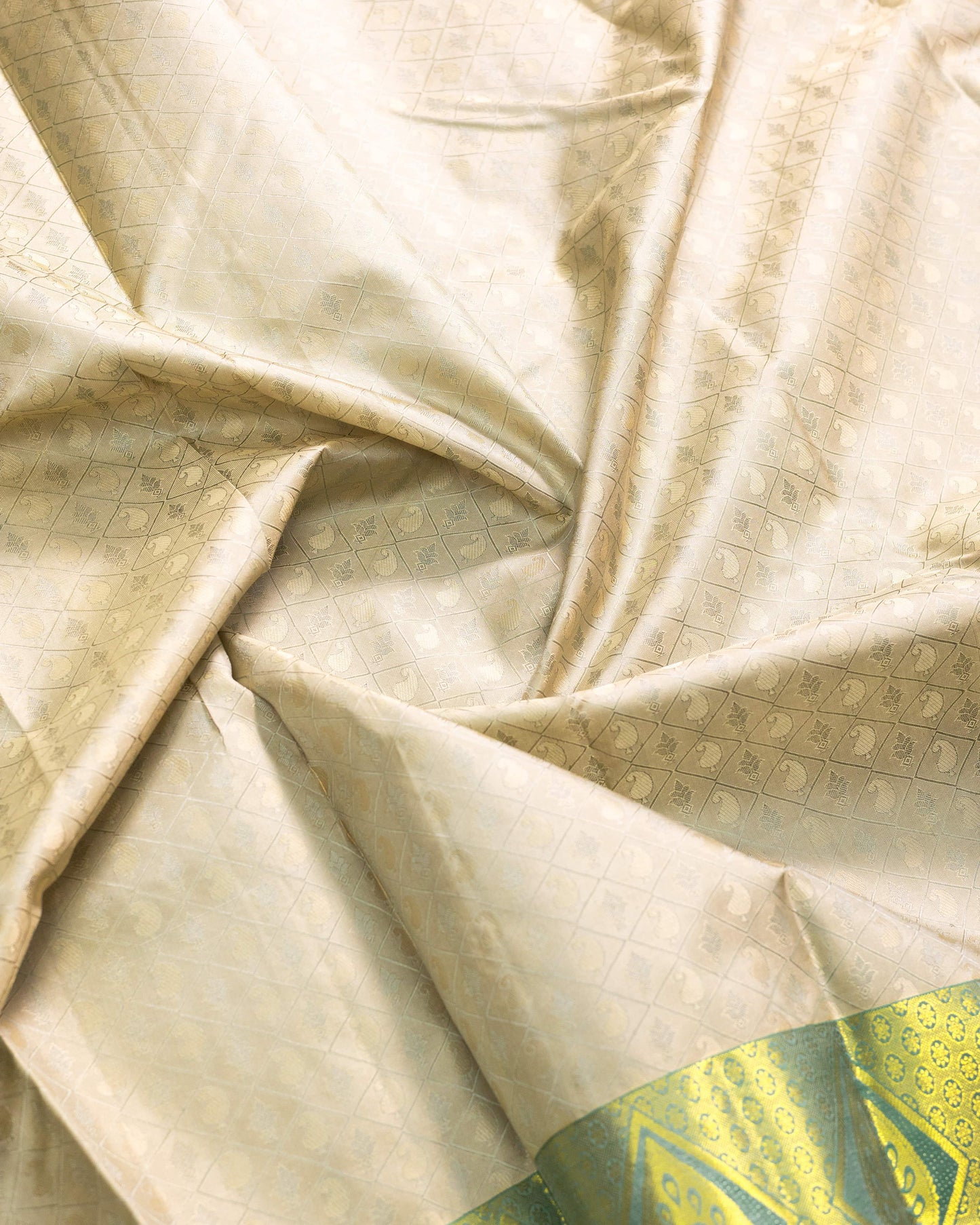 Pastel Grey With Saffire Green Pallu Pure Silk Gift Saree