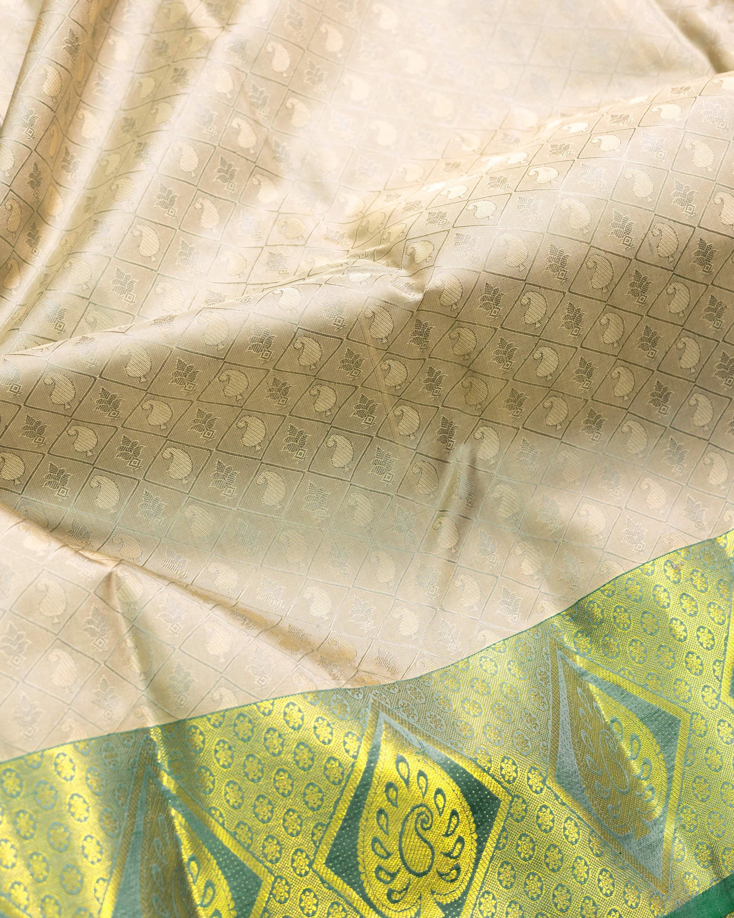 Pastel Grey With Saffire Green Pallu Pure Silk Gift Saree