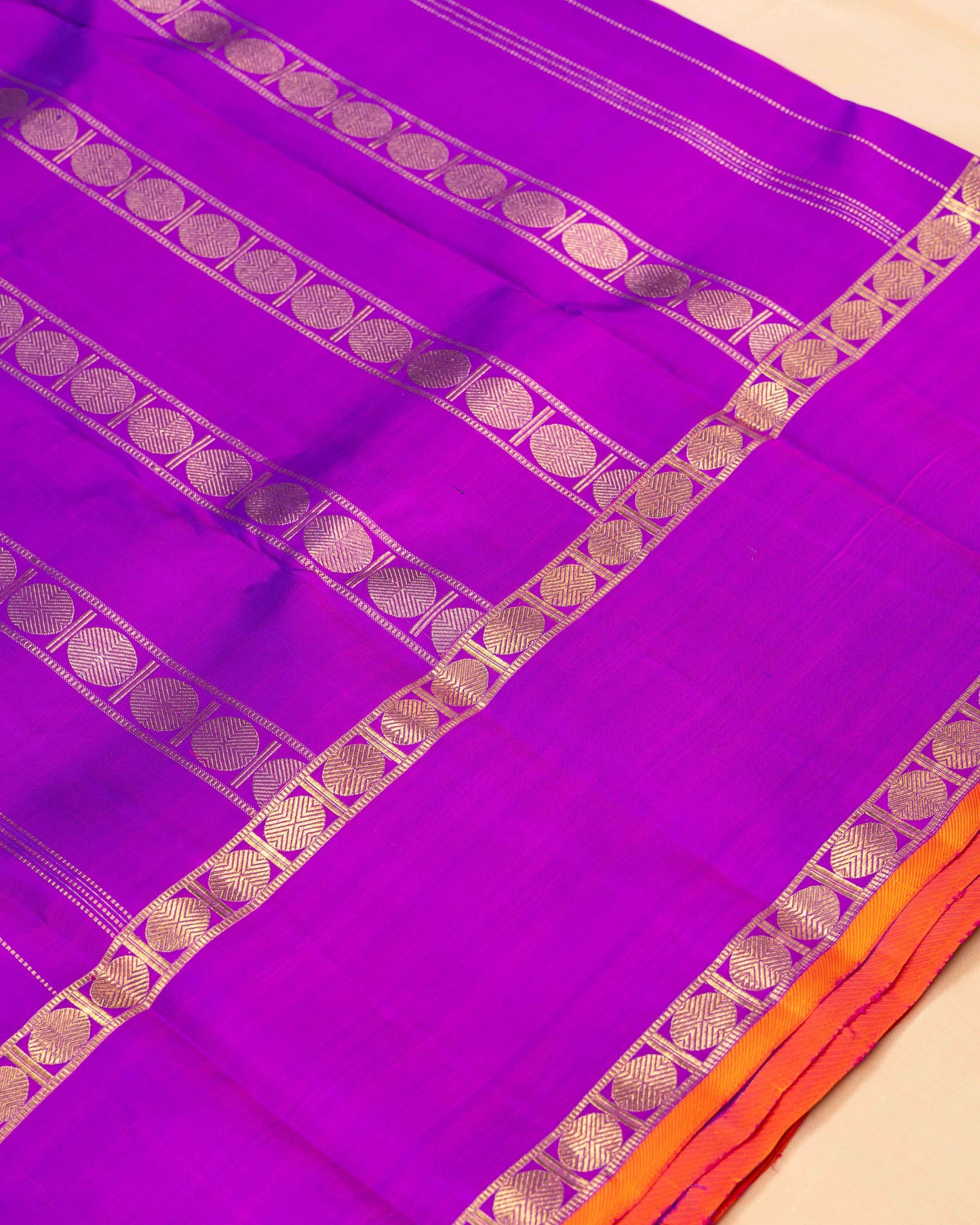 DUAL TONE VIOLET WITH MAJENTA COLOUR BODY