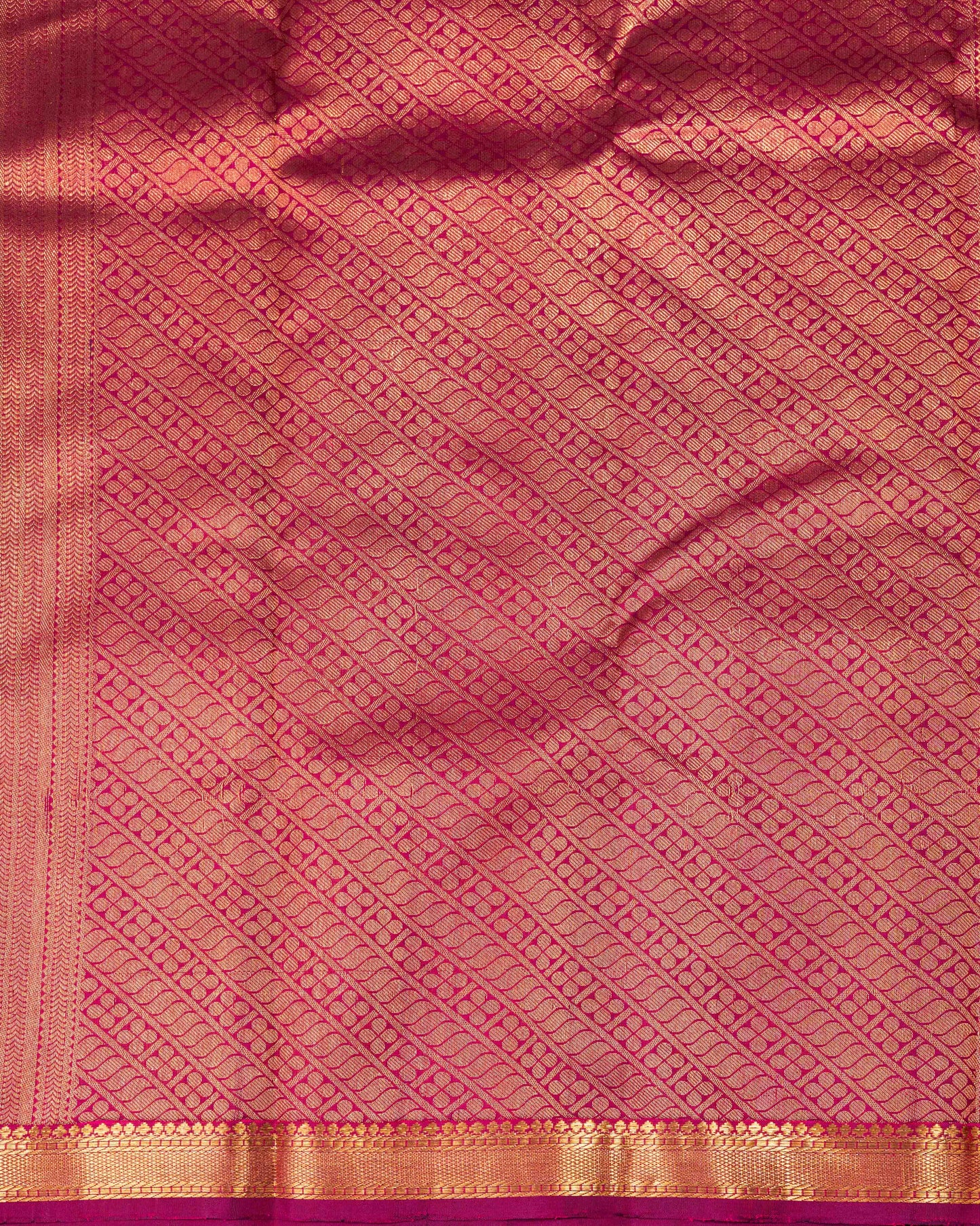 BODY VIBRANT MAROON COLOUR