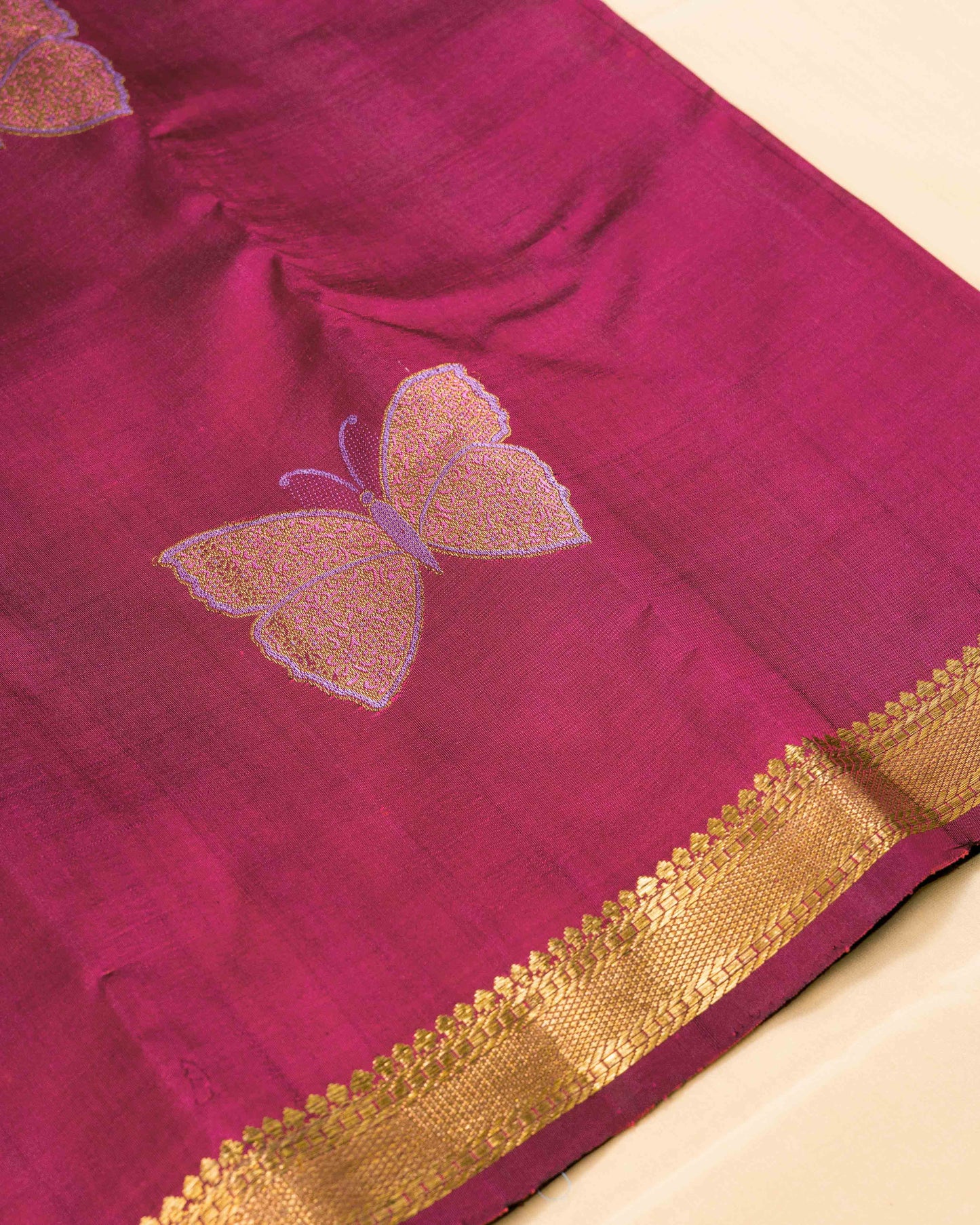 BODY VIBRANT MAROON COLOUR