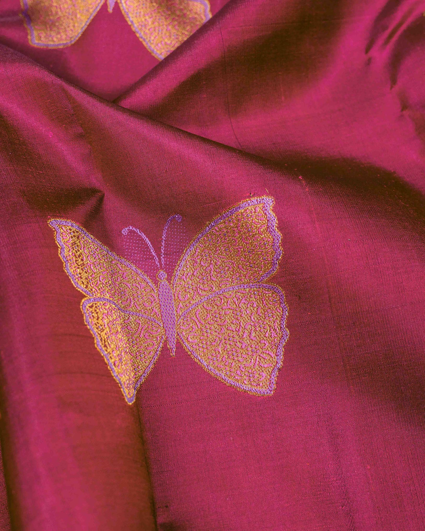 BODY VIBRANT MAROON COLOUR