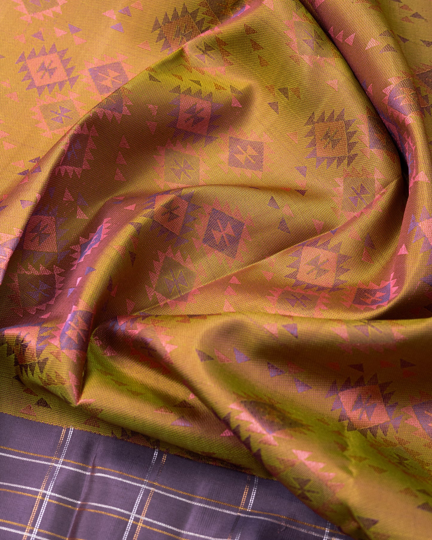 PASTEL BURGANDY BORDER DUAL TONE BODY LEMON WITH PASTEL BURGANDY