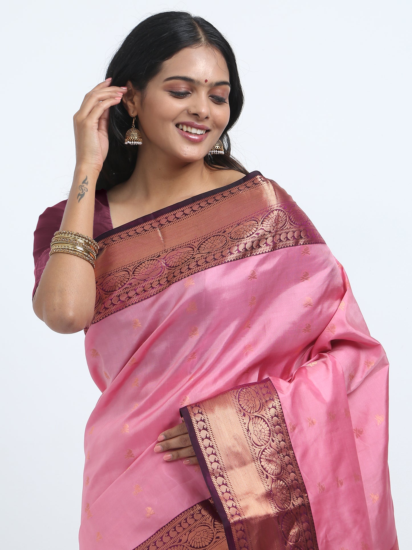 Contrast Brownish Maroon Border And Onion Pink Body With Brownish Maroon Pallu Kanchipuram Pure Silk ( SMS 26 )